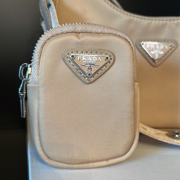 Prada Re-Edition 2005 re-nylon bag - Picture 5 of 8